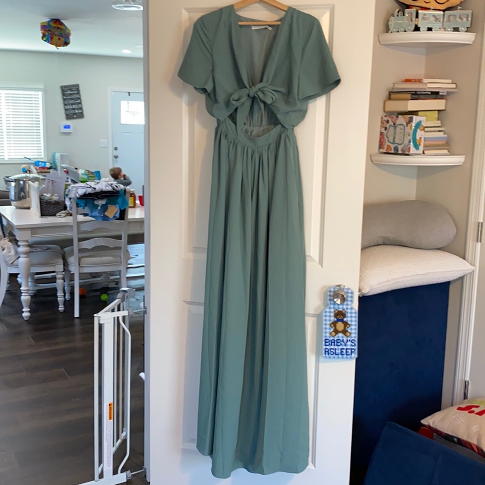 Brand new dress byegreis never worn beautiful